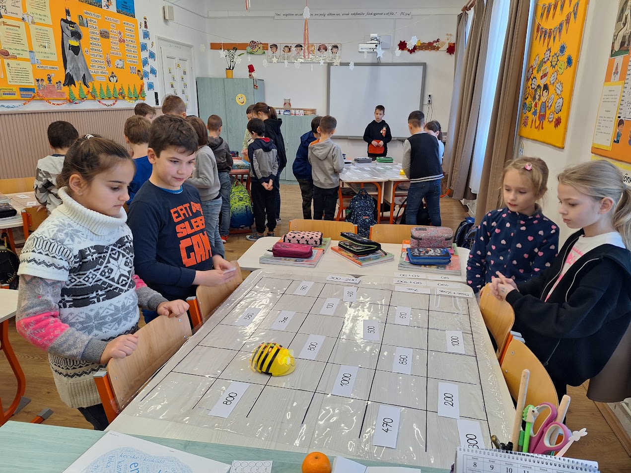 Bee-bot robotméhecskék